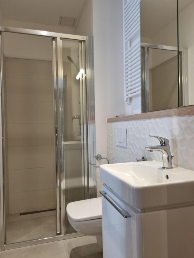 Aparthotel In Warsaw Very Close To The City Center, Free Underground Parking, Wifi, Air Conditioning, Balcony Varsóvia Exterior foto